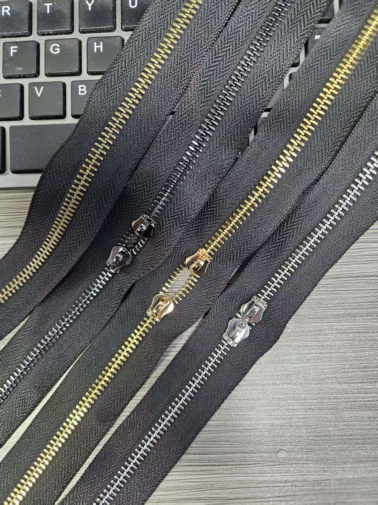 factory custom no. 5 metal zipper, gold tooth brass y tooth diy thickened cloth edge long zipper factory custom no. 5 metal zipper, gold tooth brass y tooth diy thickened cloth edge long zipper