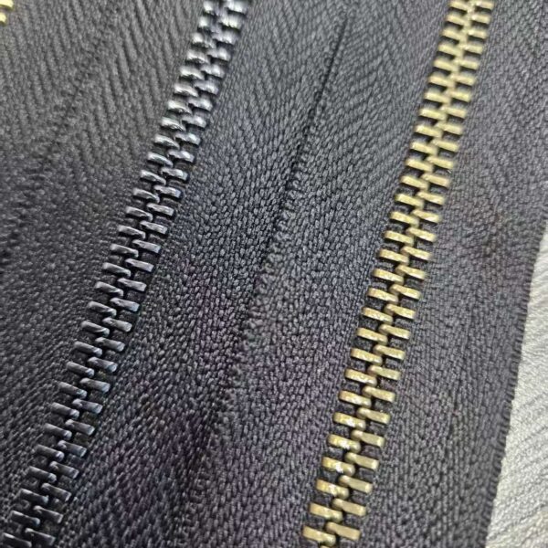 Custom Long Chain Zipper Roll for Garment Jacket Endless Continuous Metal Aluminum Copper Brass Teeth Zipper for Luggage Bags custom long chain zipper roll for garment jacket endless continuous metal aluminum copper brass teeth zipper for luggage bags