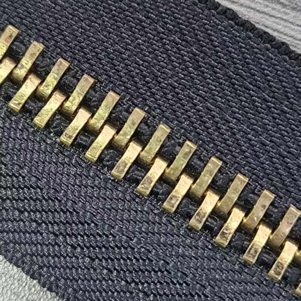 Custom Long Chain Zipper Roll for Garment Jacket Endless Continuous Metal Aluminum Copper Brass Teeth Zipper for Luggage Bags custom long chain zipper roll for garment jacket endless continuous metal aluminum copper brass teeth zipper for luggage bags