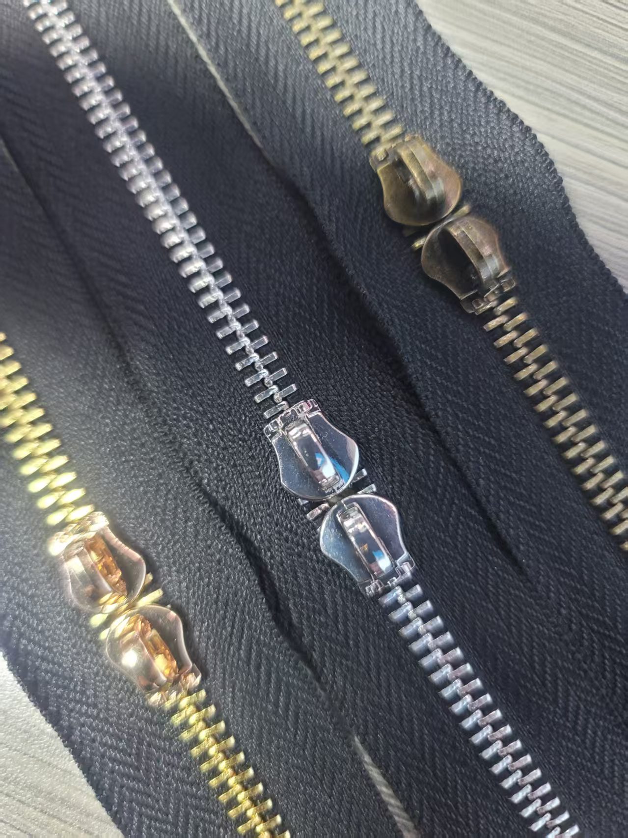 5# 8# fermeture eclaire aluminium y teeth giant metal long chain metal zippe (复制) 5# 8# fermeture eclaire aluminium y teeth giant metal long chain metal zippe (复制)