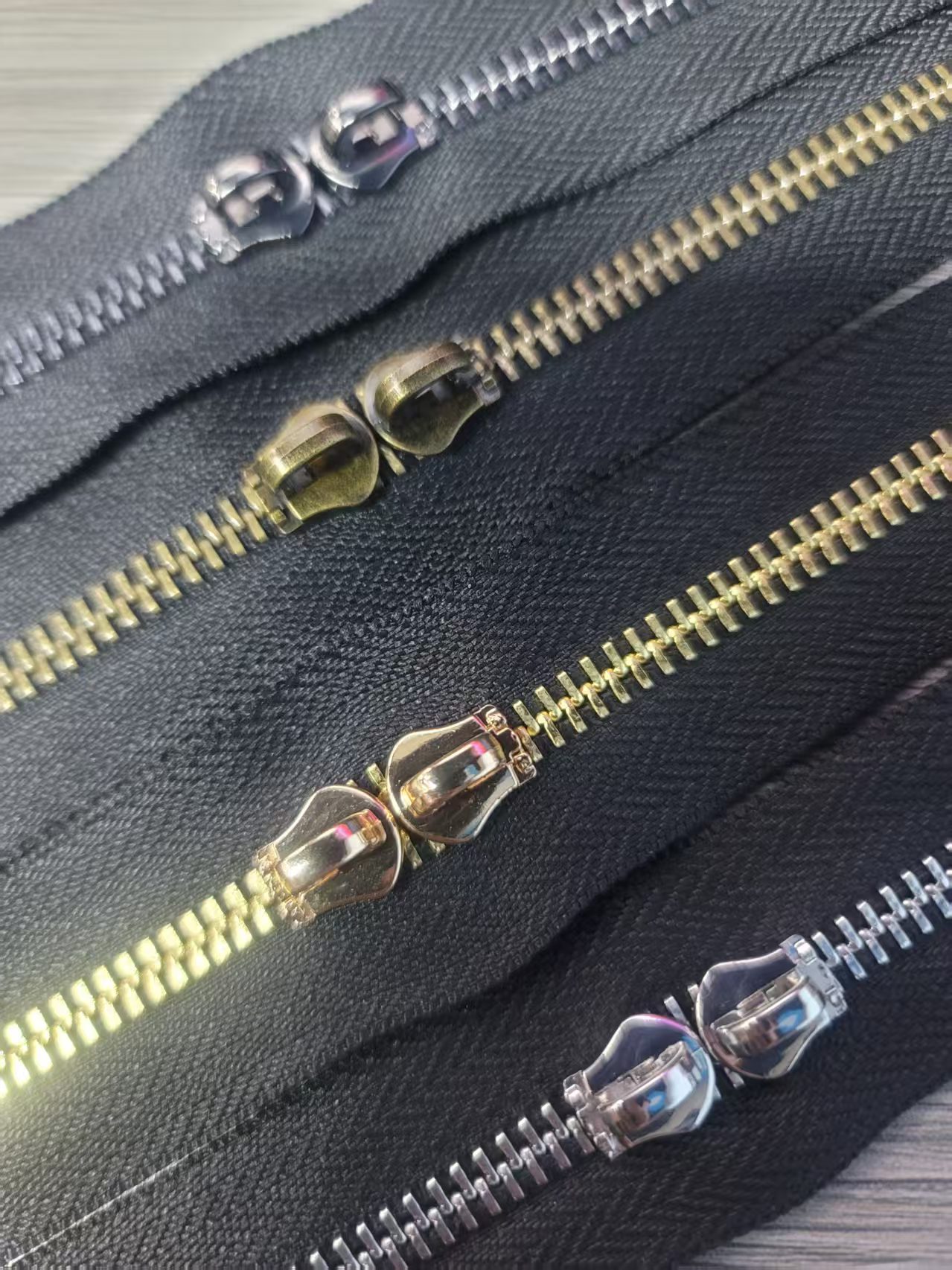 5# 8# fermeture eclaire aluminium y teeth giant metal long chain metal zippe (复制) 5# 8# fermeture eclaire aluminium y teeth giant metal long chain metal zippe (复制)