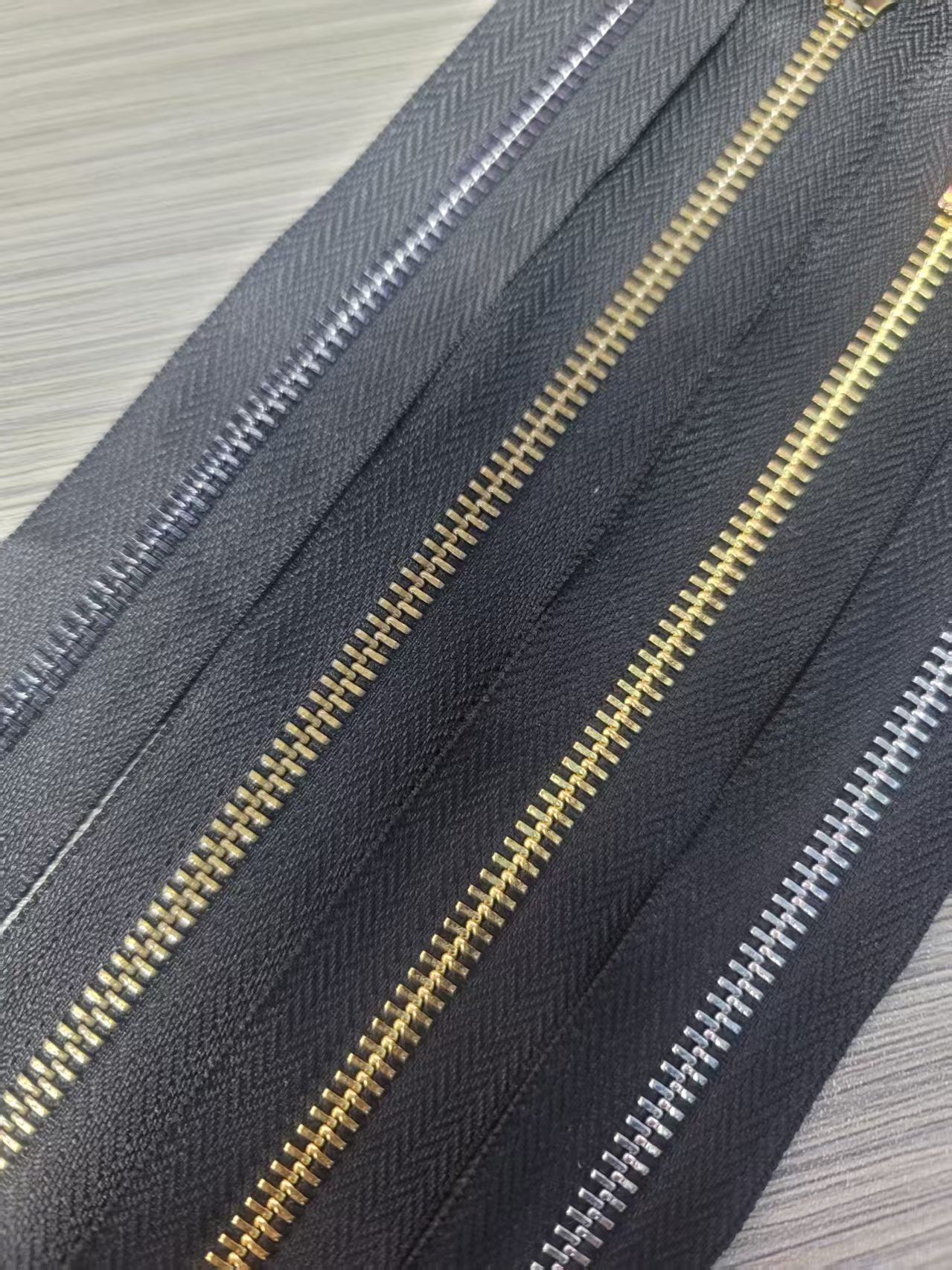 5# 8# fermeture eclaire aluminium y teeth giant metal long chain metal zippe (复制) 5# 8# fermeture eclaire aluminium y teeth giant metal long chain metal zippe (复制)