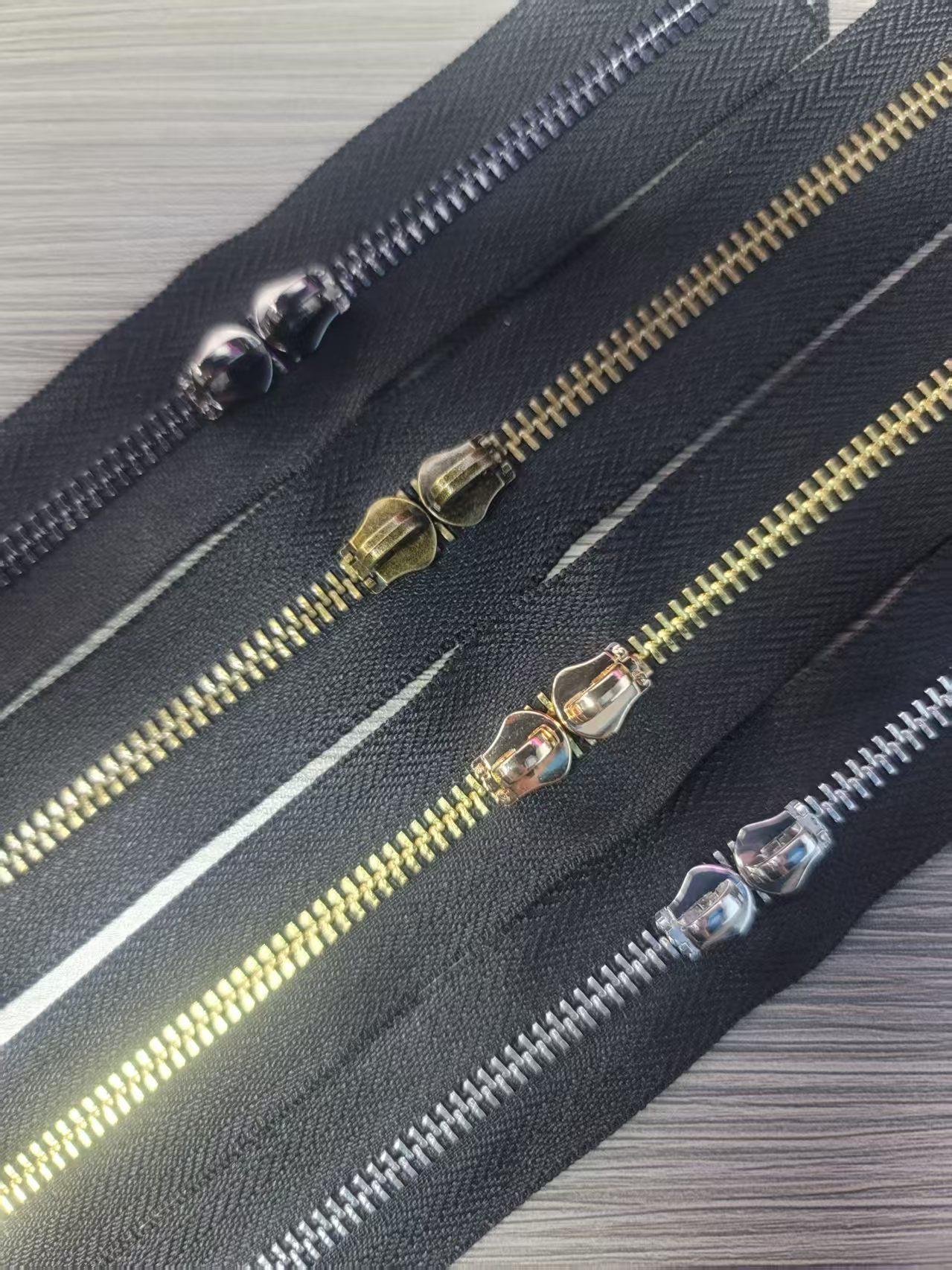 5# 8# fermeture eclaire aluminium y teeth giant metal long chain metal zippe (复制) 5# 8# fermeture eclaire aluminium y teeth giant metal long chain metal zippe (复制)