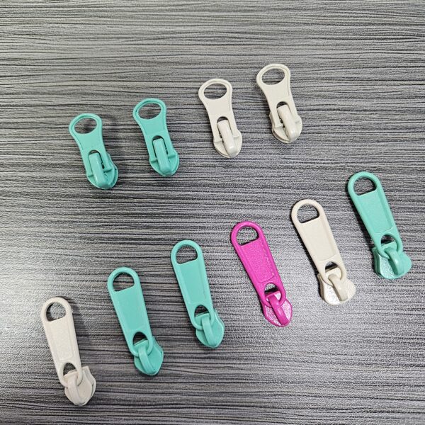 Colored Zinc Alloy Zipper Pull Cover Artifact Pull-lock Head Universal Quilt Special Zipper Accessories custom logo embossed soft pvc silicone zipper sliders zinc alloy plated zipper pulls (复制)