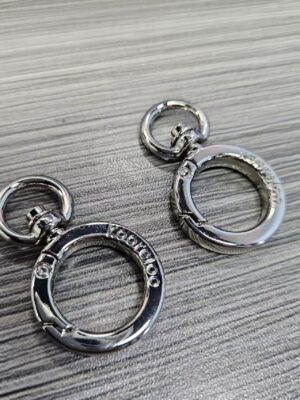 Multi-Purpose Spring Carabiner Hooks Custom Logo Rotatable Swivel Metal Dog Bag Hardware Snap Hook for Luggage/ Pet Collar