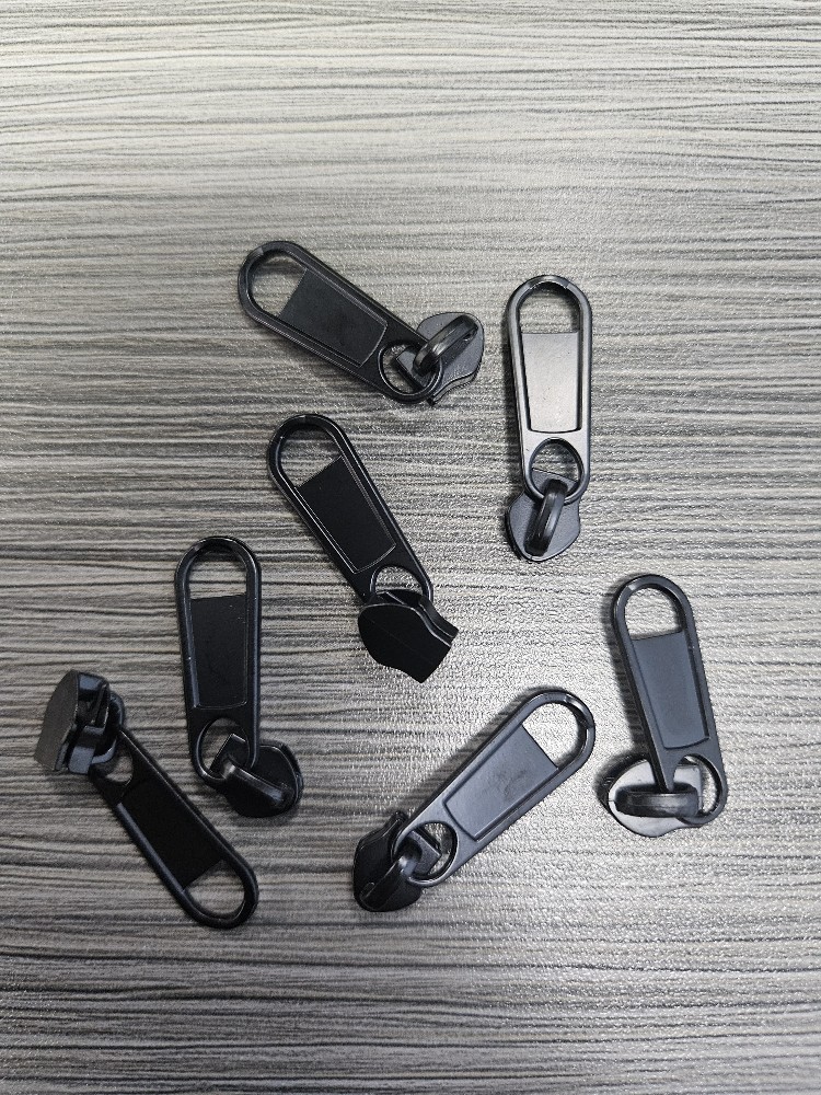 luxury zipper pullers handbag designer zipper pulls high quality puller zipper slider gold custom logo metal zip puller for bag luxury zipper pullers handbag designer zipper pulls high quality puller zipper slider gold custom logo metal zip puller for bag