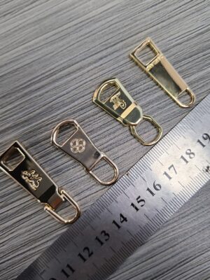 Custom Metal Label Zipper Pulls Pullers for Metal Label Zipper
