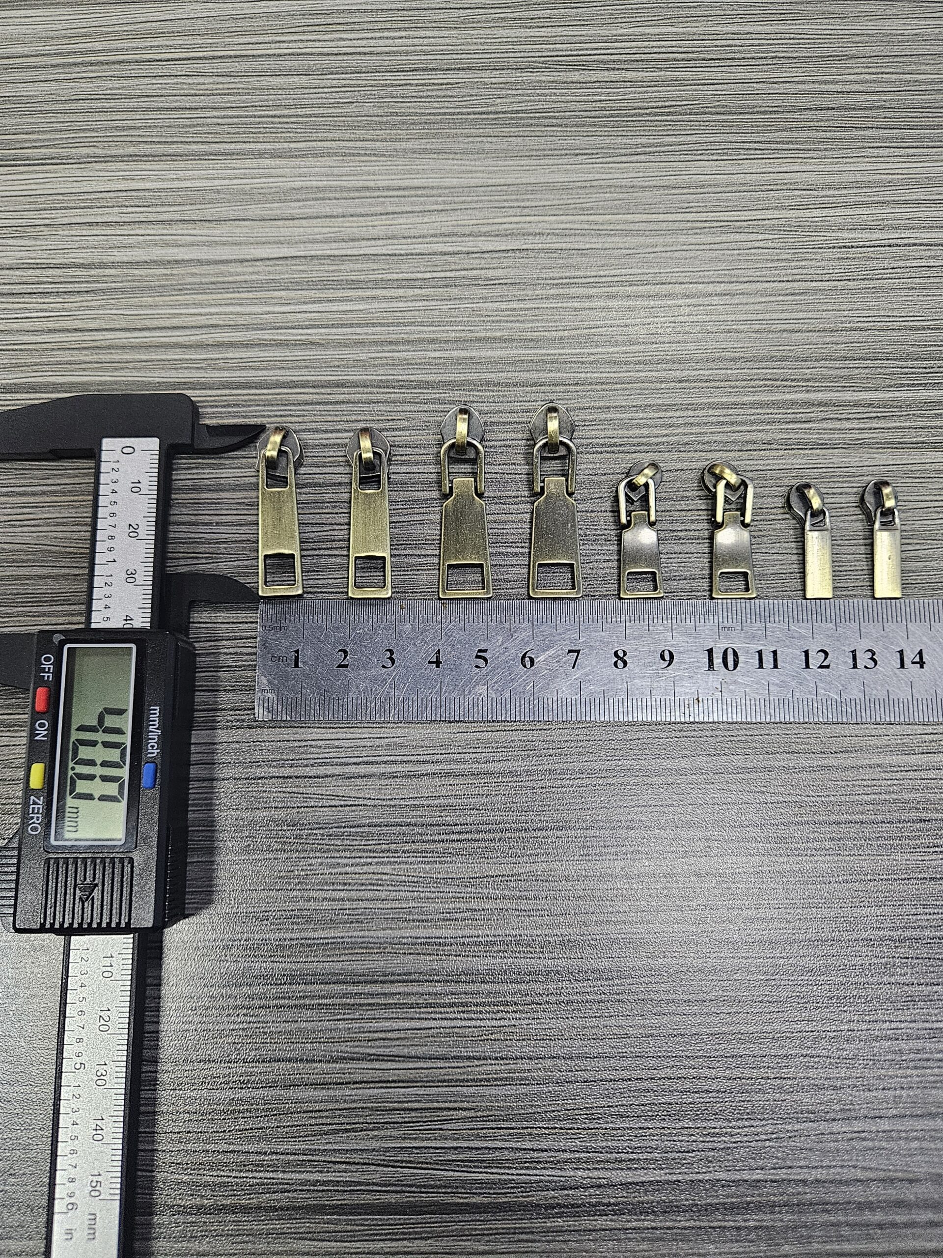 custom made clothing metal zipper slider tape antique brass jacket zipper puller zinc alloy nylon head for handbags logo blanks custom made clothing metal zipper slider tape antique brass jacket zipper puller zinc alloy nylon head for handbags logo blanks