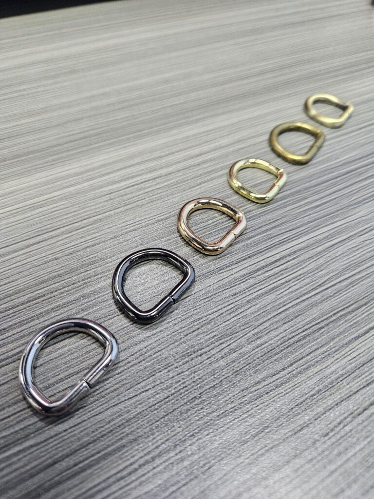 metal d rings buckle welded iron color hardware for handbags bag accessories with metal logo tag