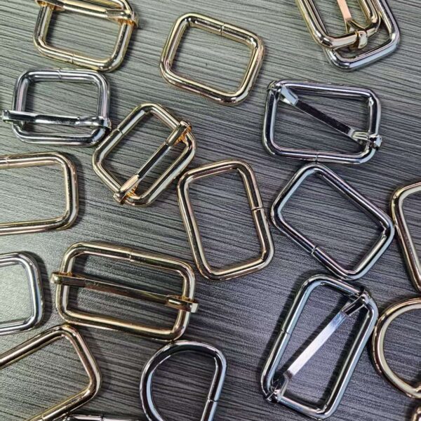 Factory Wholesale Iron Metal Adjustable Buckle Ring Durable square Ring Metal D Ring for Hardware Accessories factory custom size stainless steel silver ring for bag dog collars welded seamless d ring (复制)