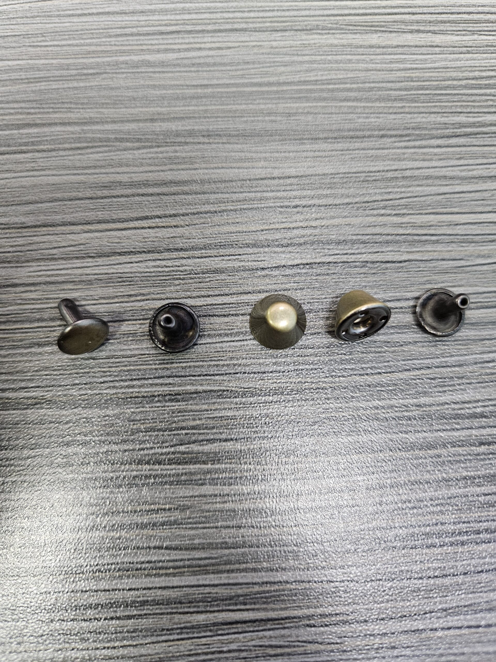 high quality brass metal snap buttons and rivets hot sale rivets for leather (复制) high quality brass metal snap buttons and rivets hot sale rivets for leather (复制)