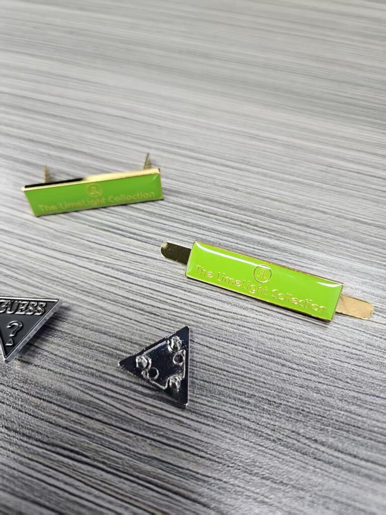 High Quality Clothing Customized Brand logo Engraved Plate Tag Custom Metal Labels for Garment high quality clothing customized brand logo engraved plate tag custom metal labels for garment
