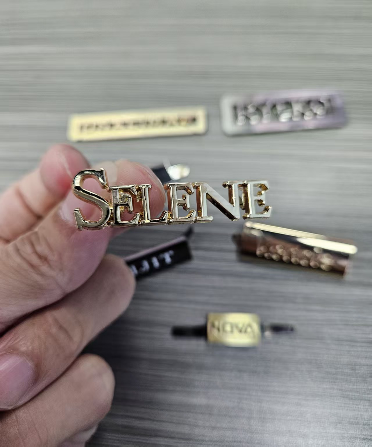custom trademark, factory logo, zinc alloy electroplated hardware accessories (复制) custom trademark, factory logo, zinc alloy electroplated hardware accessories (复制)