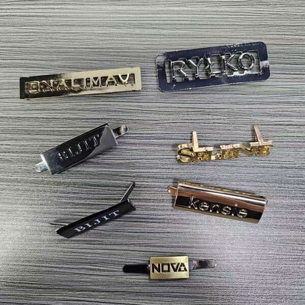 High Quality Custom Brand Name Letter Engraved Plate Tag Garment Metal Logo Labels custom trademark, factory logo, zinc alloy electroplated hardware accessories (复制)