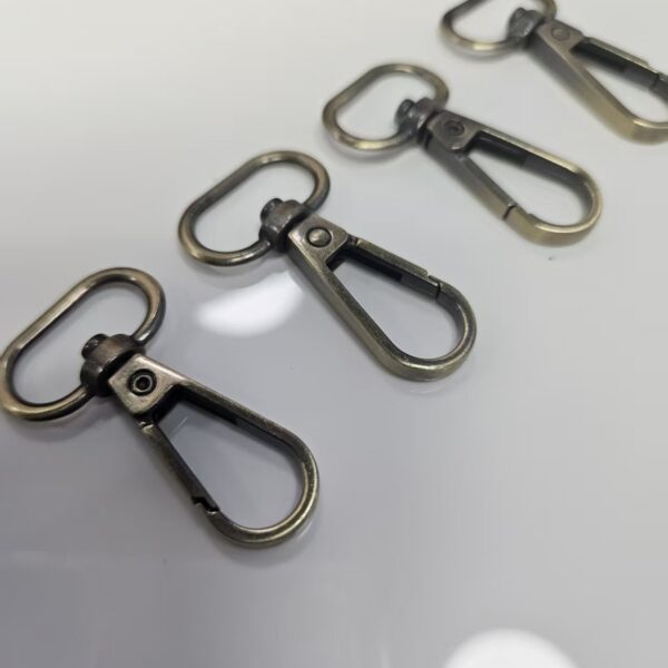 Bag Parts Hardware in Stock Dog Leash Snap Hook Wholesale  Swivel Snap Hooks Custom Metal  Dog Hook for Handbags bag parts hardware in stock dog leash snap hook wholesale swivel snap hooks custom metal dog hook for handbags