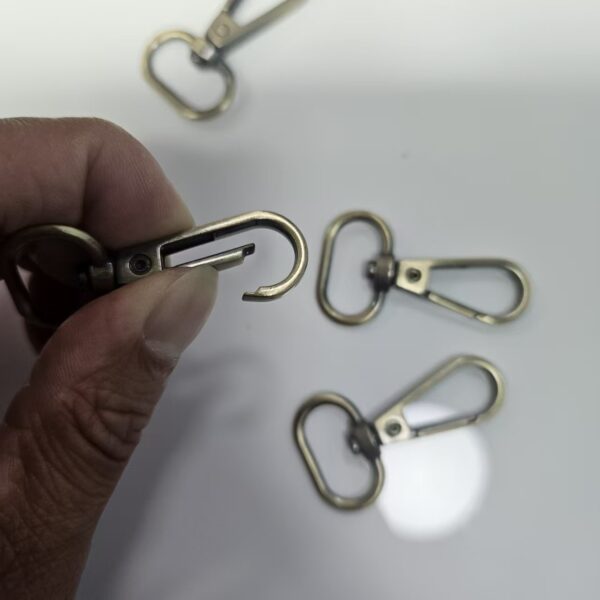 Bag Parts Hardware in Stock Dog Leash Snap Hook Wholesale  Swivel Snap Hooks Custom Metal  Dog Hook for Handbags bag parts hardware in stock dog leash snap hook wholesale swivel snap hooks custom metal dog hook for handbags