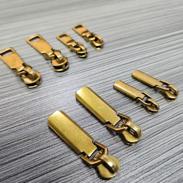 Luxury Zipper Pullers Handbag Designer Zipper Pulls High Quality Puller Zipper Slider Gold Custom Logo Metal Zip Puller for Bag luxury zipper pullers handbag designer zipper pulls high quality puller zipper slider gold custom logo metal zip puller for bag