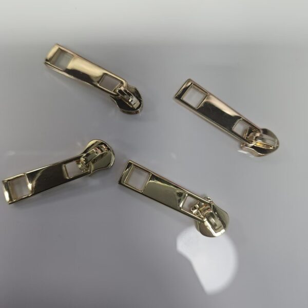 Bag Accessories Custom Zipper Puller Logo Zinc Alloy Engraved Logo 5# Zip Sliders Gold Plated Metal Zipper Pulls for Handbags luxury zipper pullers handbag designer zipper pulls high quality puller zipper slider gold custom logo metal zip puller for bag (复制)