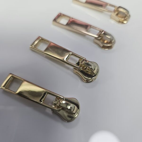 Bag Accessories Custom Zipper Puller Logo Zinc Alloy Engraved Logo 5# Zip Sliders Gold Plated Metal Zipper Pulls for Handbags luxury zipper pullers handbag designer zipper pulls high quality puller zipper slider gold custom logo metal zip puller for bag (复制)