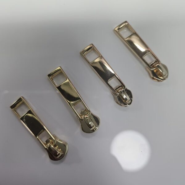 Bag Accessories Custom Zipper Puller Logo Zinc Alloy Engraved Logo 5# Zip Sliders Gold Plated Metal Zipper Pulls for Handbags luxury zipper pullers handbag designer zipper pulls high quality puller zipper slider gold custom logo metal zip puller for bag (复制)