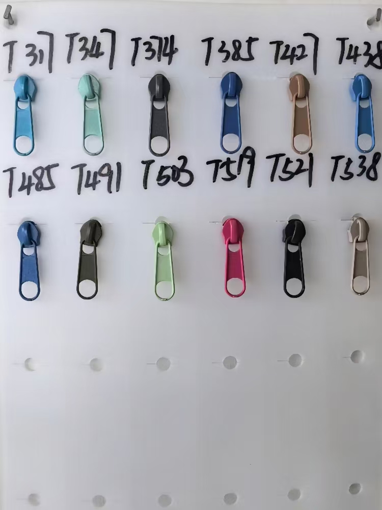 zipper sliders custom pendants puller rope leather tab head to locking replacement zipper pull zipper head (复制) zipper sliders custom pendants puller rope leather tab head to locking replacement zipper pull zipper head (复制)