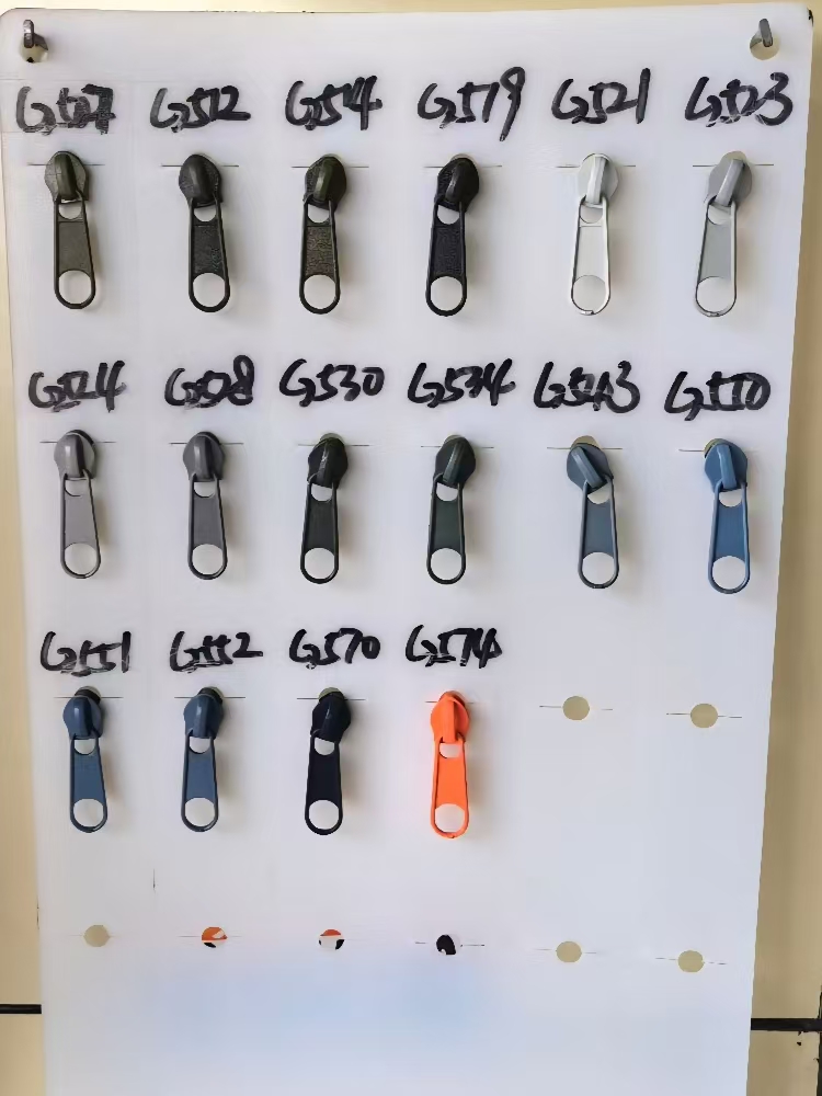 zipper sliders custom pendants puller rope leather tab head to locking replacement zipper pull zipper head (复制) zipper sliders custom pendants puller rope leather tab head to locking replacement zipper pull zipper head (复制)