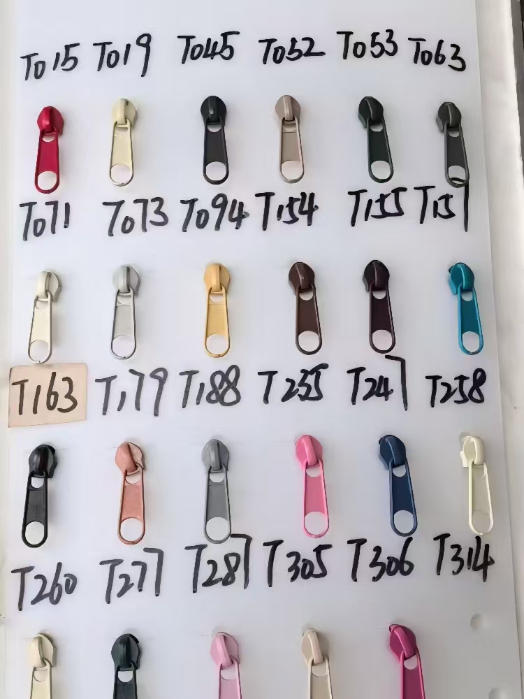 zipper sliders custom pendants puller rope leather tab head to locking replacement zipper pull zipper head (复制) zipper sliders custom pendants puller rope leather tab head to locking replacement zipper pull zipper head (复制)
