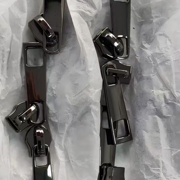 Manufacturer Wholesale Price Custom Logo 3# 5 # 7# Zipper Puller Head Multiple Styles Metal Zipper Slider for Clothing Bag manufacturer wholesale price custom logo 3# 5 # 7# zipper puller head multiple styles metal zipper slider for clothing bag