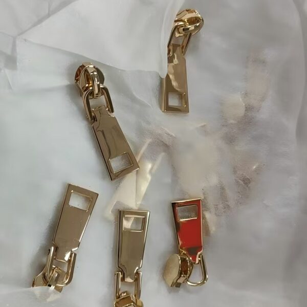 Manufacturer Wholesale Price Custom Logo 3# 5 # 7# Zipper Puller Head Multiple Styles Metal Zipper Slider for Clothing Bag manufacturer wholesale price custom logo 3# 5 # 7# zipper puller head multiple styles metal zipper slider for clothing bag