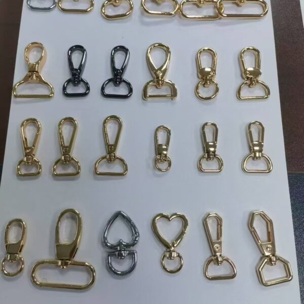 Zinc Alloy Snap Hook for Pet Cage Doors | Nickel Plated with Anti-Rust Coating | Easy-to-Operate Trigger zinc alloy snap hook for pet cage doors | nickel plated with anti rust coating | easy to operate trigger