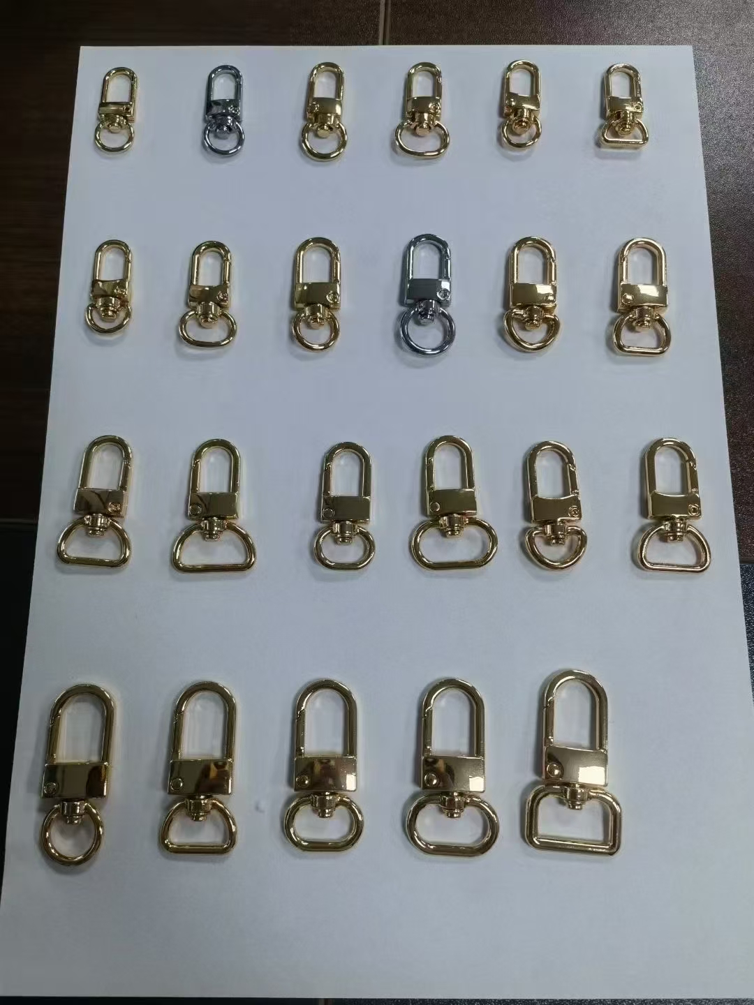 zinc alloy snap hook for pet cage doors | nickel plated with anti rust coating | easy to operate trigger zinc alloy snap hook for pet cage doors | nickel plated with anti rust coating | easy to operate trigger