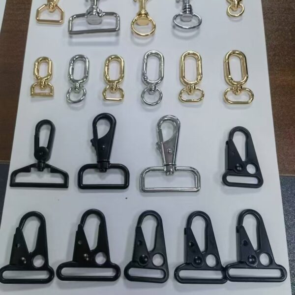 Zinc Alloy Snap Hook for Pet Cage Doors | Nickel Plated with Anti-Rust Coating | Easy-to-Operate Trigger zinc alloy snap hook for pet cage doors | nickel plated with anti rust coating | easy to operate trigger