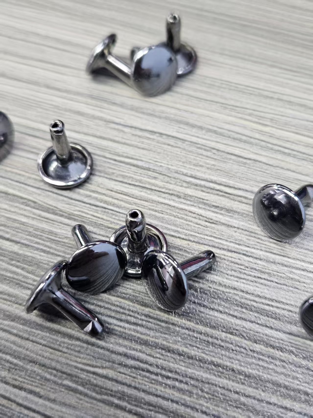 bulk metal rivets for bag factories (复制) bulk metal rivets for bag factories (复制)