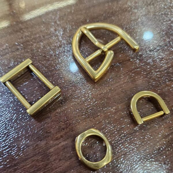 bulk metal fittings for handbag factories assorted clasps/buckles/d rings