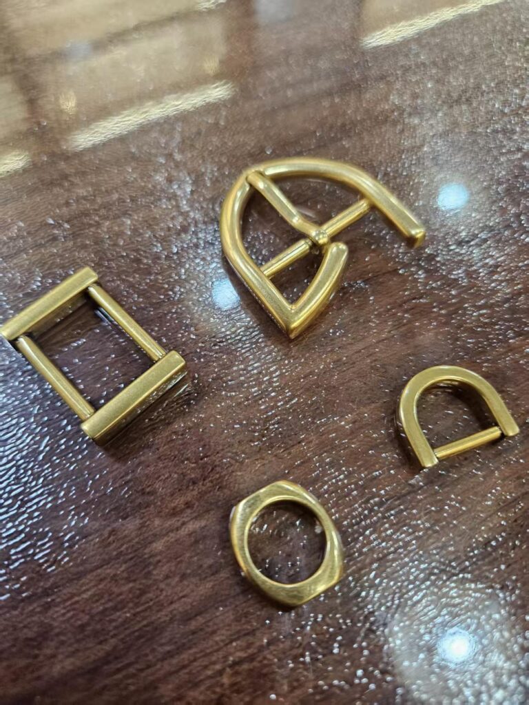 bulk metal fittings for handbag factories assorted clasps/buckles/d rings