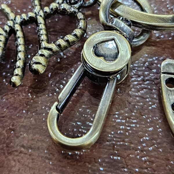 bulk metal car key accessories for assorted size zinc alloy car key decorations