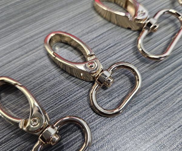 wholesale price spring snap hooks with keychain rings metal lobster claw clasps diy alloy connector accessories for bags keys wholesale price spring snap hooks with keychain rings metal lobster claw clasps diy alloy connector accessories for bags keys